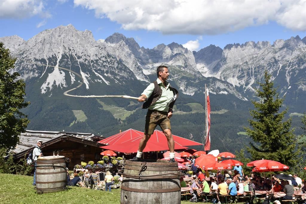 'Goaßlschnoitzer' (sound of whips) traditional festival at Rübezahl Alm