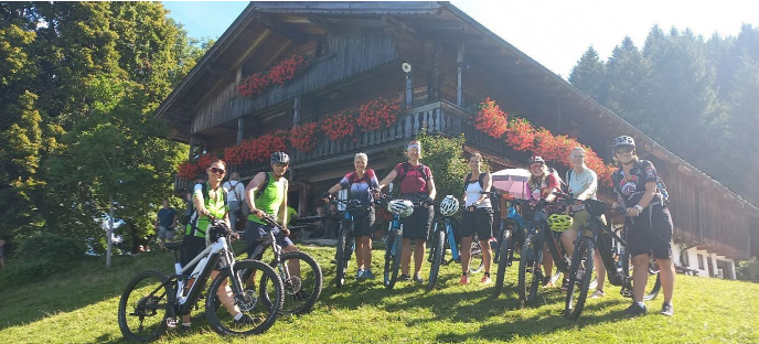 'Bergdoktor'-themed e-bike tour (half day)