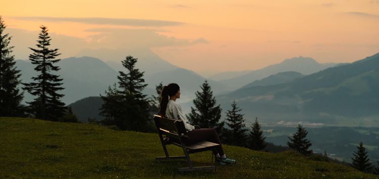 Happy Morning - Hiking and yoga at sunrise