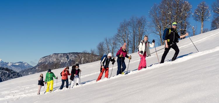 Schneeschuhwandern Gruppe