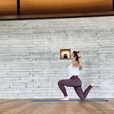 Vinyasa Flow Yoga mit Katharina