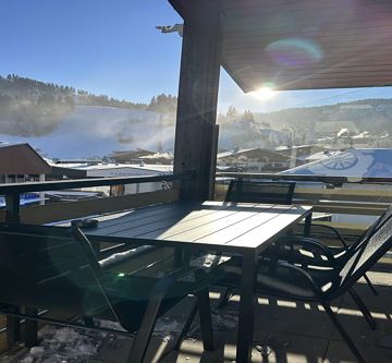 Table Balcony