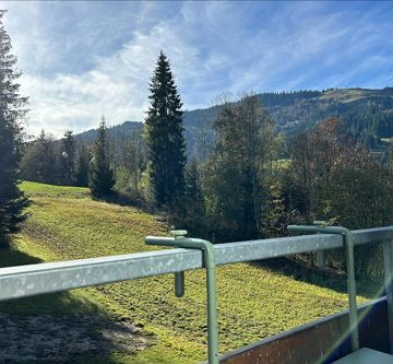 uitzicht vanaf balkon woonkamer