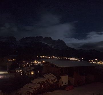 Blick vom Haus bei Vollmond