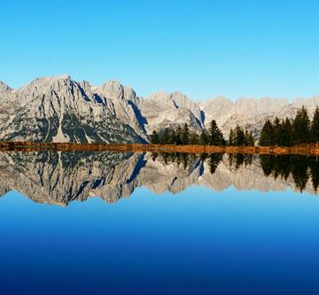 Glasklare Spiegelung im Astberg  Speichersee