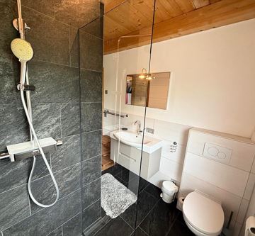 c5607533-b84a-4c09-b473-b1abc260dcd1