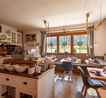 Pension_Edelweiss_Dorfstrasse_99_Soell_05_2025_Fru