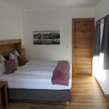 Double room, shower, toilet, standard