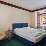 Double room, shower and bath, toilet, 1 bed room